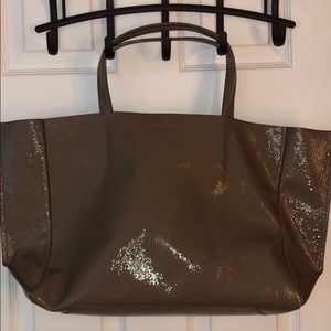 Oversized Ampersand As Apostrophe bag